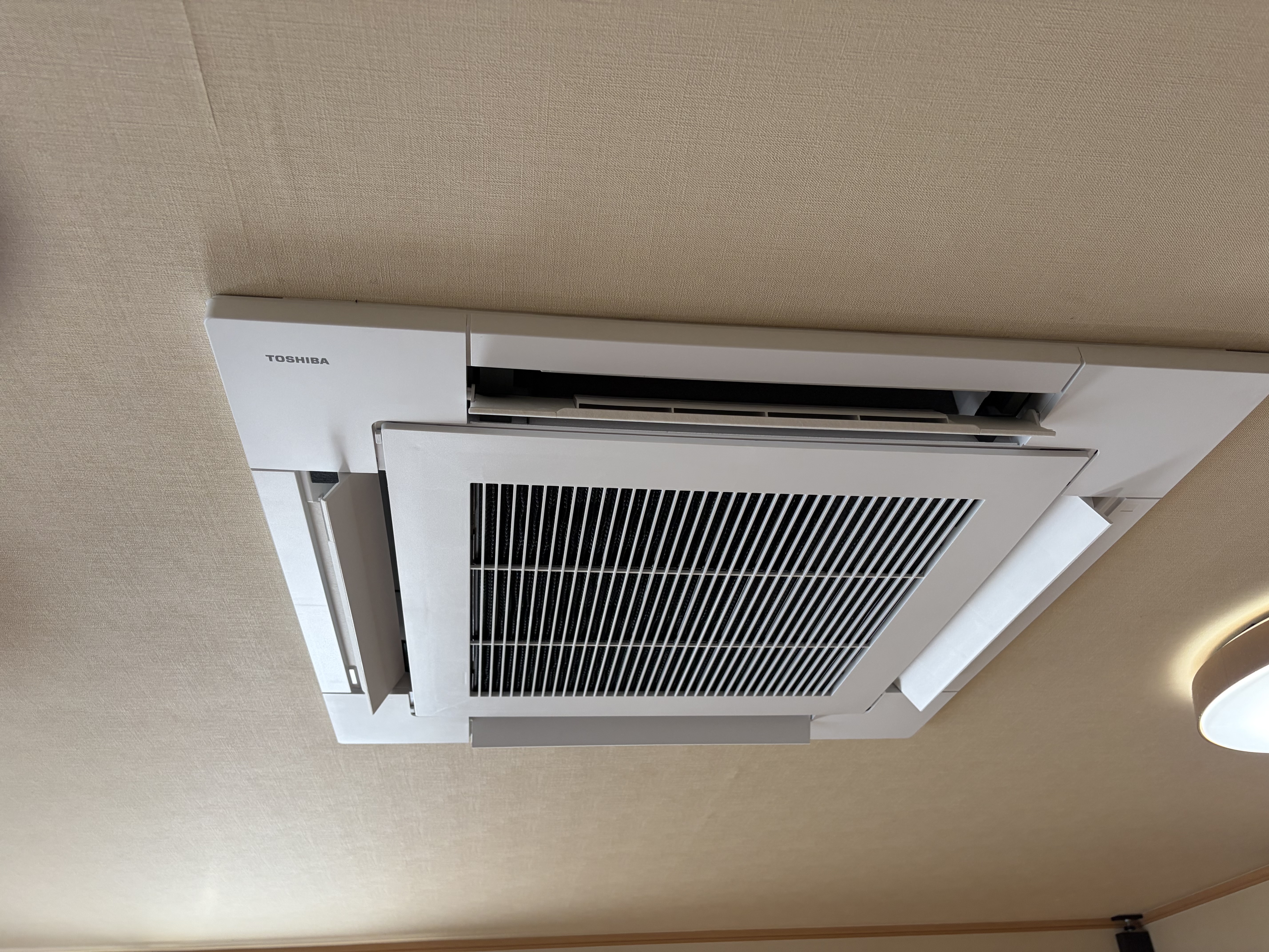 久留米市での業務用エアコン設置